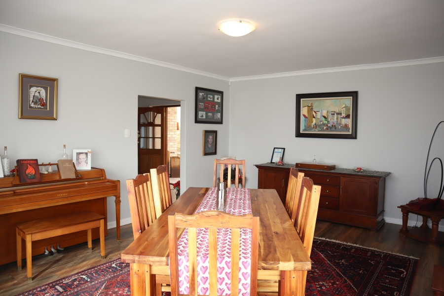 3 Bedroom Property for Sale in Wavecrest Eastern Cape